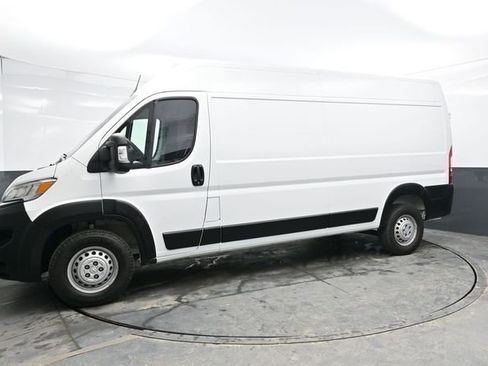 Used 2024 RAM ProMaster 2500 w/ Convenience Group image 3