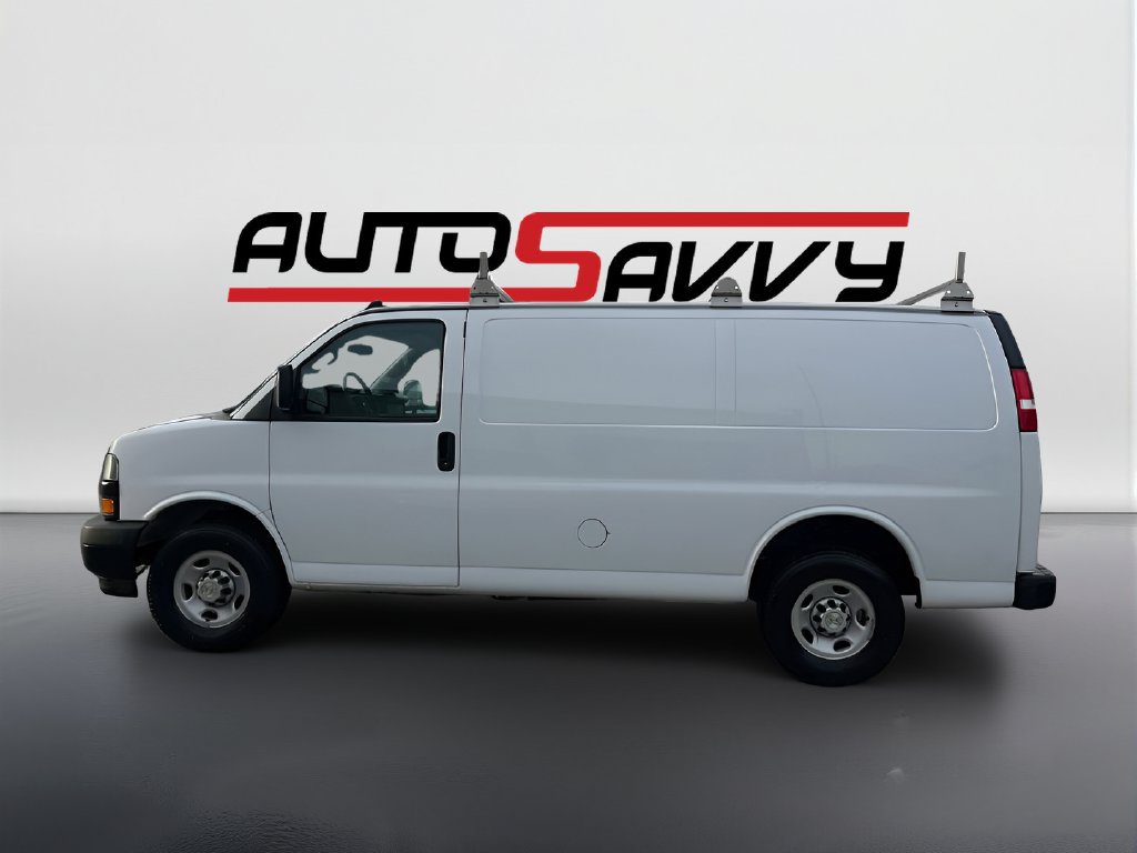 Used 2024 Chevrolet Express 2500 RWD image 4