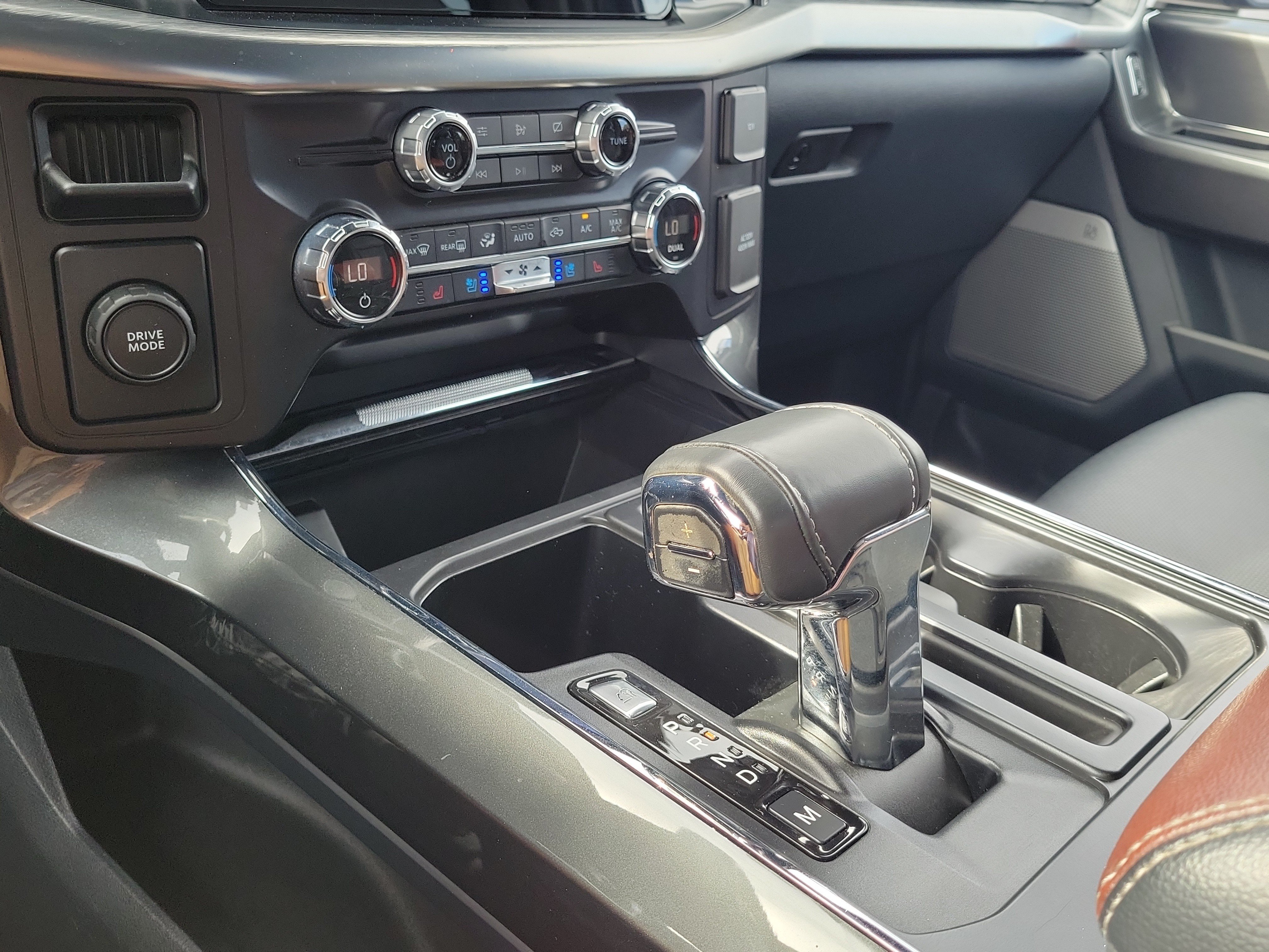 Used 2021 Ford F150 Lariat RWD image 27
