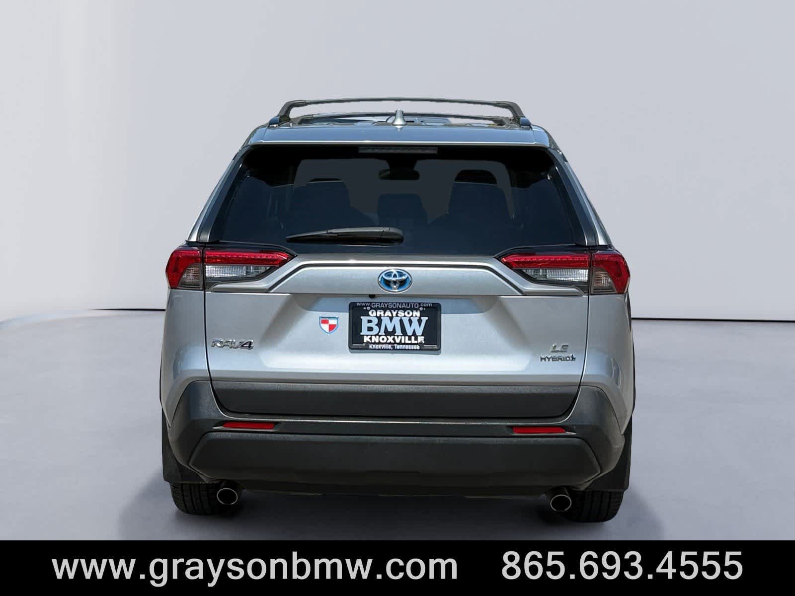Used 2021 Toyota RAV4 LE AWD/4WD image 4