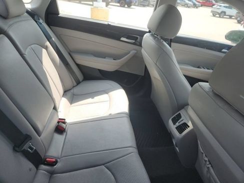 Used 2018 Hyundai Sonata Limited w/ Limited Ultimate Package 03 FWD image 10