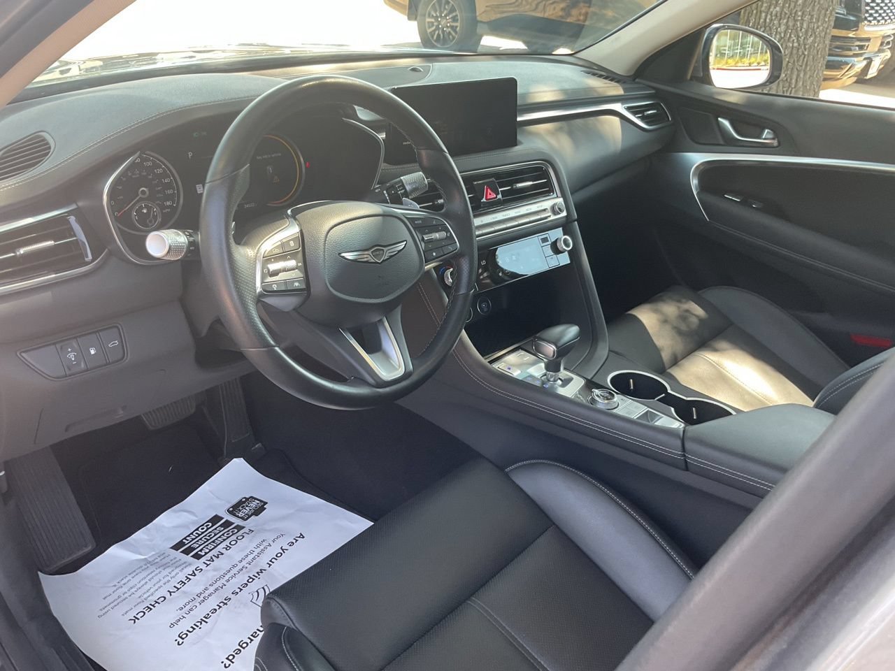 Used 2025 Genesis G70 2.5T RWD image 10