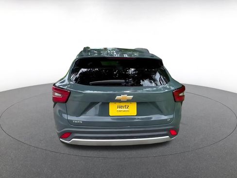 Used 2025 Chevrolet Trax LT w/ LT Convenience Package FWD image 12