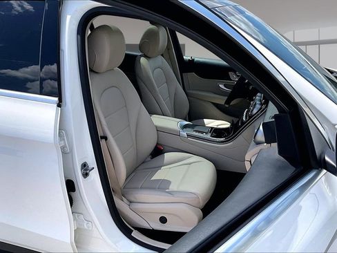 Used 2022 Mercedes-Benz GLC 300 image 7