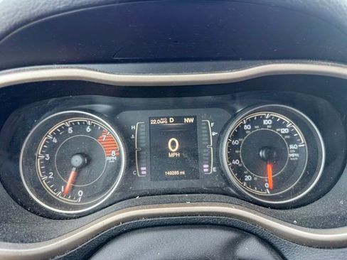 Used 2017 Jeep Cherokee Altitude image 14