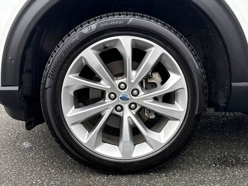 Used 2021 Ford Explorer Platinum w/ Equipment Group 601A image 29