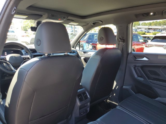 Certified 2024 Volkswagen Tiguan SE R-Line FWD image 17