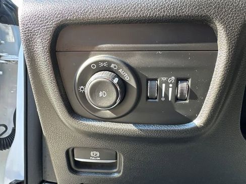 Used 2024 Jeep Grand Cherokee L Limited w/ Black Appearance Package AWD/4WD image 35