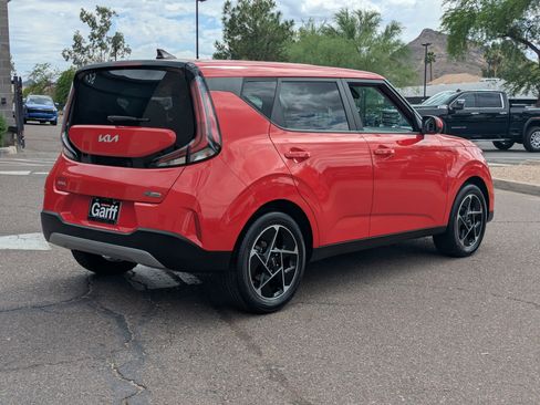 Certified 2024 Kia Soul EX FWD image 3