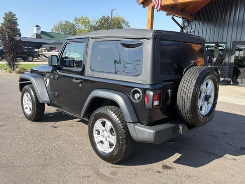 Used 2022 Jeep Wrangler Sport AWD/4WD image 6