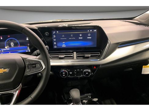 New 2026 Chevrolet Trax LT w/ LT Convenience Package FWD image 8