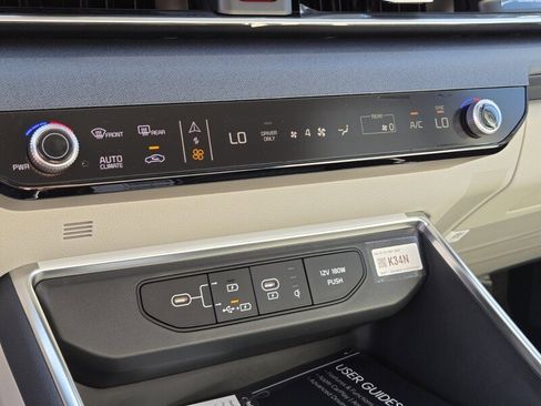 New 2026 Kia Carnival EX image 14