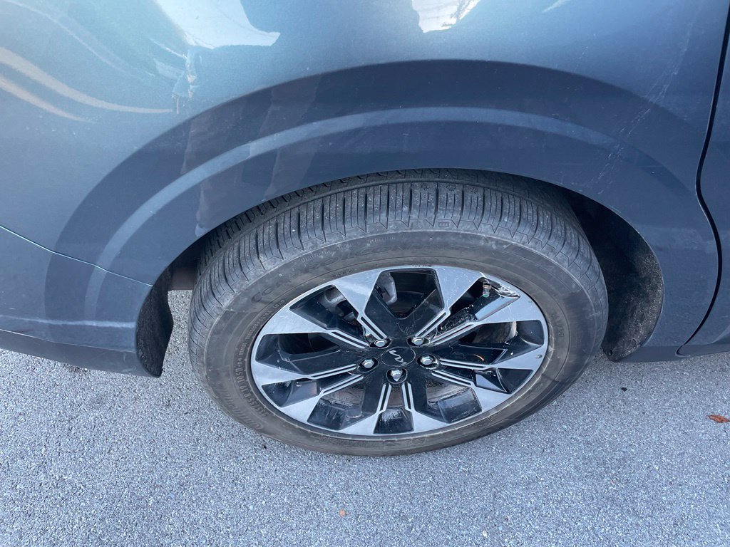 Certified 2022 Kia Carnival EX FWD image 7