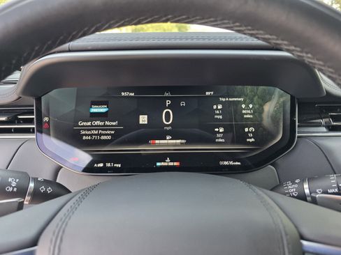 Used 2024 Land Rover Range Rover Sport SE image 17