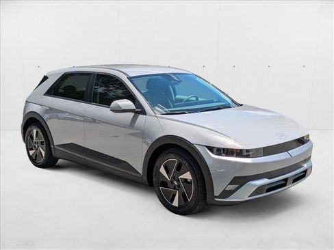 New 2025 Hyundai Ioniq 5 SE image 7