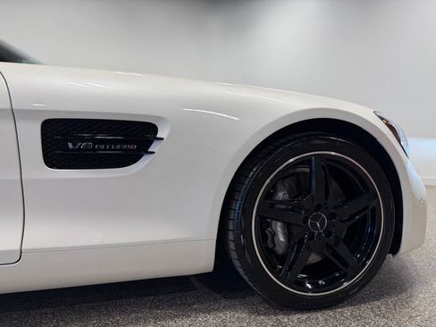 Used 2018 Mercedes-Benz AMG GT Roadster image 32
