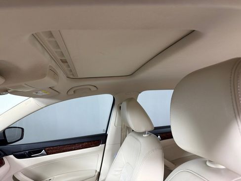 Used 2013 Volkswagen Passat TDI SEL Premium image 13