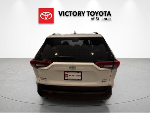 Used 2025 Toyota RAV4 XLE AWD/4WD image 4