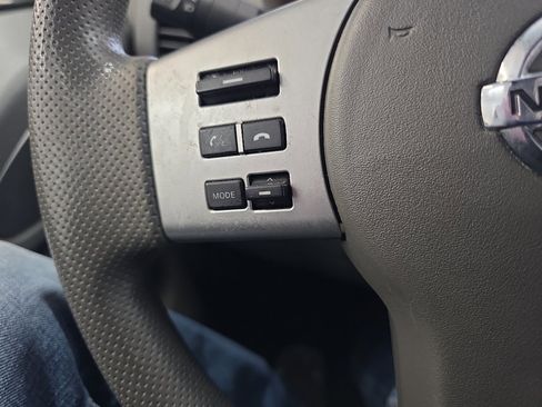 Used 2014 Nissan Frontier SV image 43