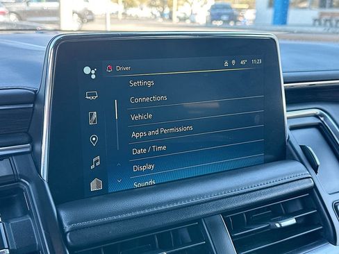 Certified 2024 Chevrolet Suburban LT image 15