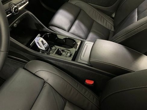 Certified 2024 Volvo XC40 B5 Plus w/ Climate Package image 17