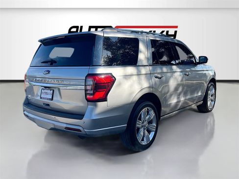 Used 2024 Ford Expedition Platinum image 7
