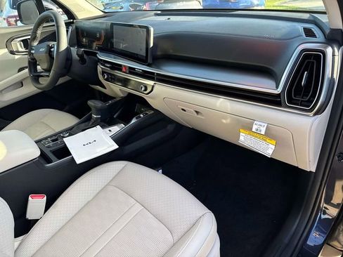 New 2026 Kia Sorento EX FWD image 16