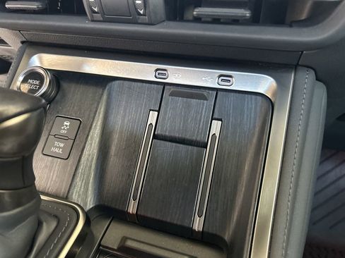 Used 2024 Lexus GX 550 image 47