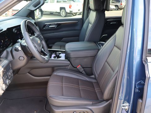 Used 2026 Chevrolet Suburban High Country image 19