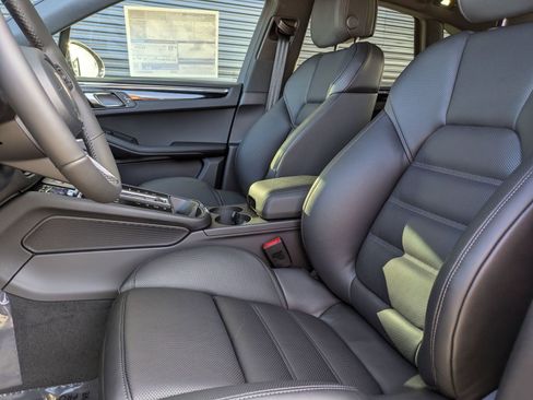 New 2026 Porsche Macan S image 5