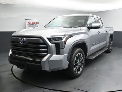 Used 2024 Toyota Tundra Limited AWD/4WD image 4