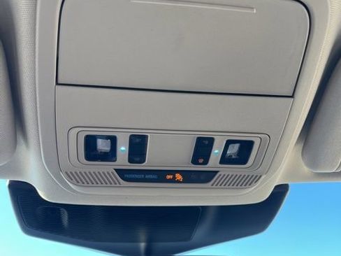 Used 2022 Ford Explorer 4WD w/ Class IV Trailer Tow Package image 44