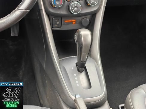 Used 2022 Chevrolet Trax LT w/ Driver Confidence Package AWD/4WD image 12