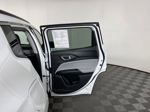 Used 2022 Jeep Compass Latitude image 38