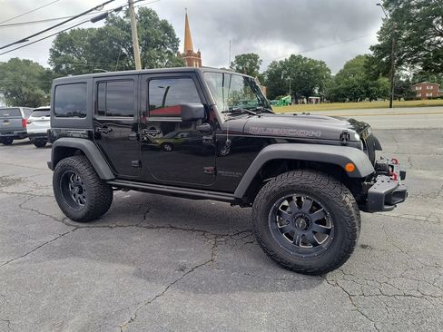 Used 2014 Jeep Wrangler Unlimited Rubicon image 7