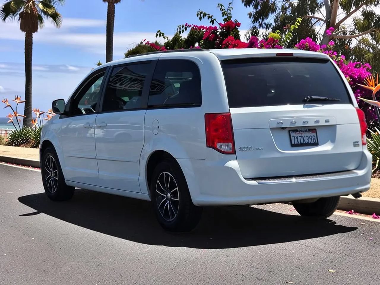 Used 2017 Dodge Grand Caravan GT FWD image 3