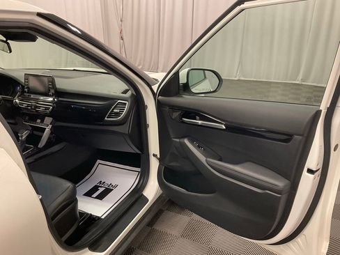 Used 2021 Kia Seltos EX image 25