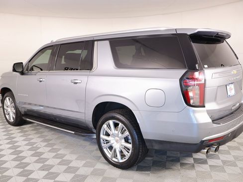 Used 2024 Chevrolet Suburban High Country w/ Advanced Technology Package image 24