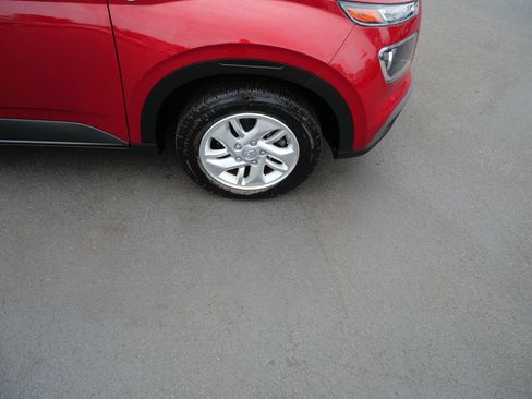Used 2021 Hyundai Venue SE FWD image 28