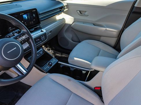 Used 2025 Hyundai Kona SEL image 18