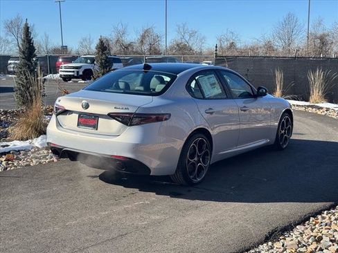 New 2025 Alfa Romeo Giulia AWD w/ Veloce Package AWD image 5