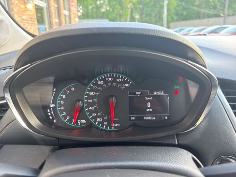 Used 2022 Chevrolet Trax LT w/ LT Convenience Package AWD/4WD image 18