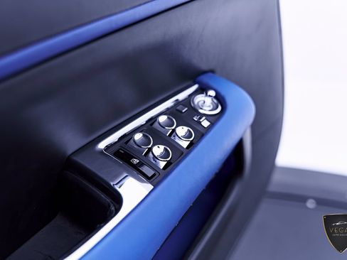Used 2019 Rolls-Royce Dawn RWD image 44