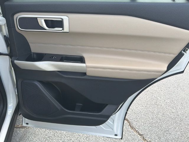 Used 2020 Ford Explorer XLT w/ Equipment Group 202A RWD image 18