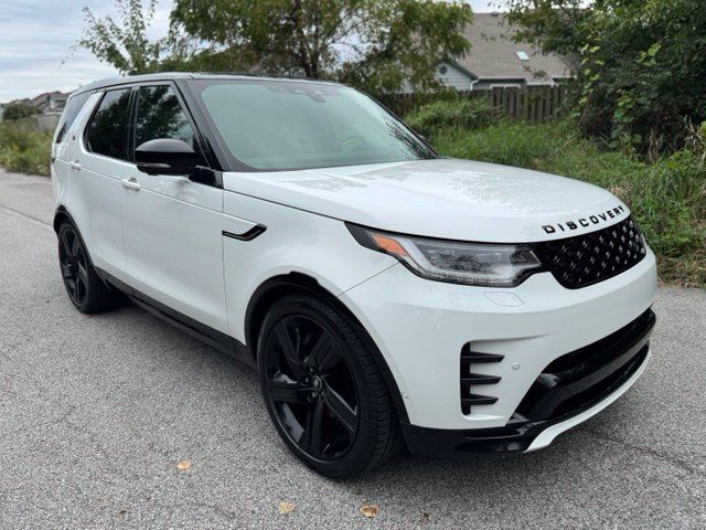 Used 2024 Land Rover Discovery Dynamic SE AWD/4WD image 4