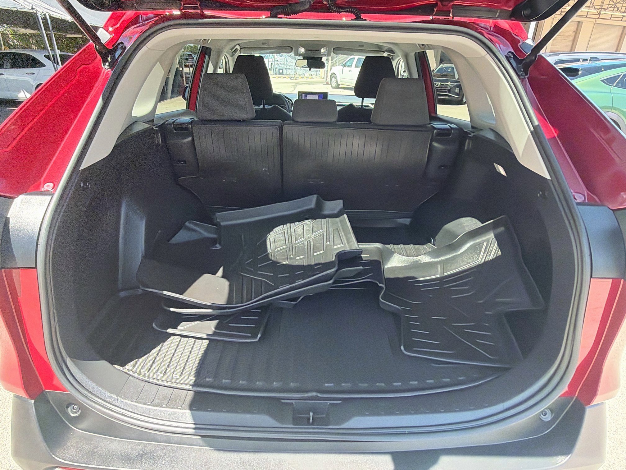 Used 2023 Toyota RAV4 LE AWD/4WD image 26