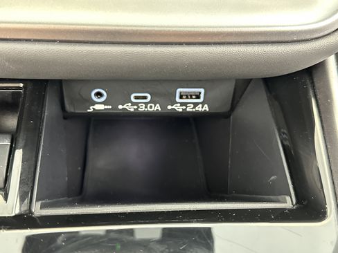 Used 2025 Subaru Outback Onyx Edition image 25