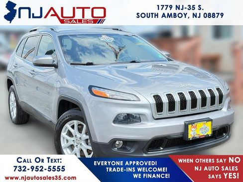 Used 2016 Jeep Cherokee Latitude w/ Safety/Convenience Group AWD/4WD image 1
