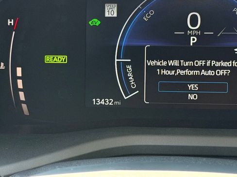 Used 2025 Toyota Camry SE AWD/4WD image 19