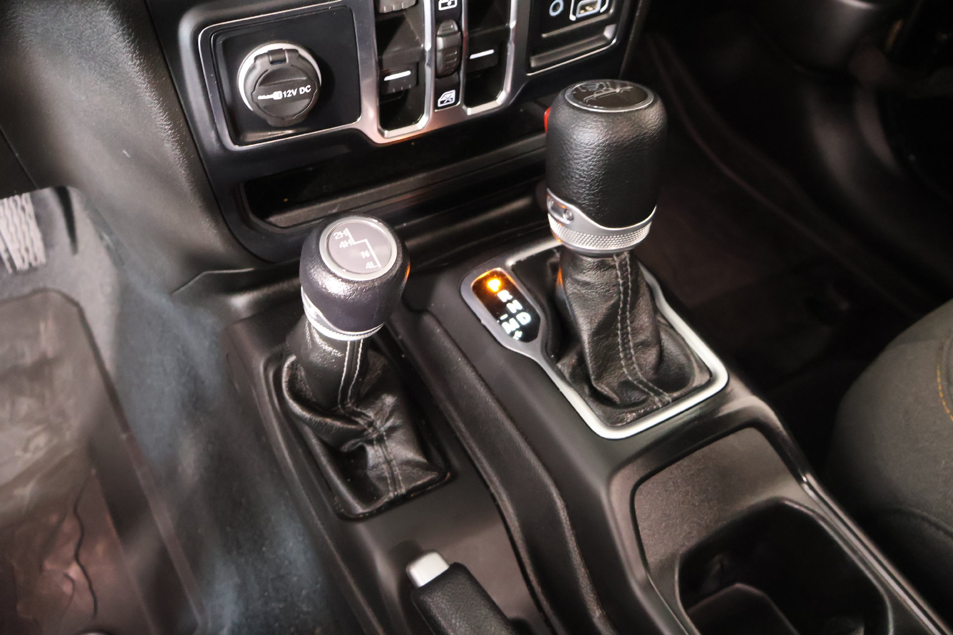 Used 2024 Jeep Gladiator Sport AWD/4WD image 8